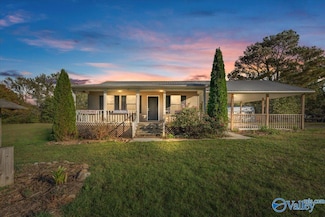 515 Horseshoe Bend Rd, Scottsboro, AL 35769