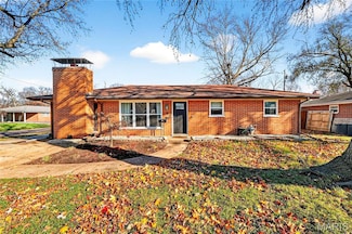 6 Lancelot Dr, Belleville, IL 62226