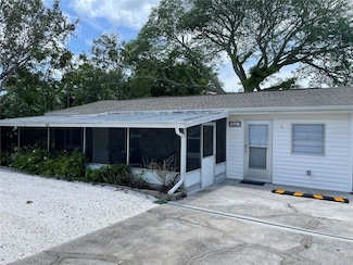1635 Omaha St, Palm Harbor, FL 34683
