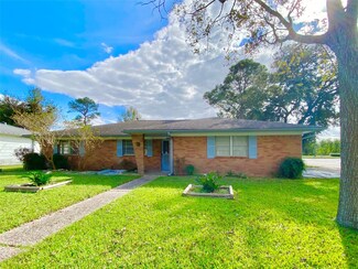 802 Bernard Ave, Rosenberg, TX 77471