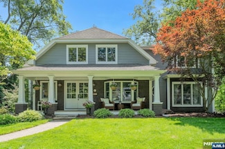 43 Heights Rd, Allendale, NJ 07401