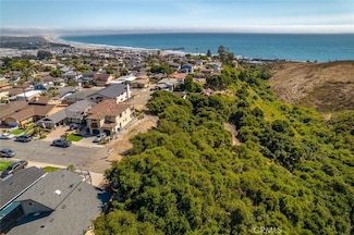 991 Visalia St, Pismo Beach, CA 93449