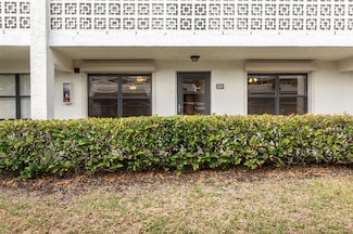 4910 Bay St NE Unit 109, Saint Petersburg, FL 33703