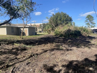 933 Henry St, Punta Gorda, FL 33950