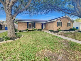 211 Trinity Dr, Portland, TX 78374