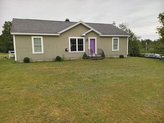 3 Twining Ln, Winterport, ME 04496