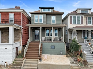 607 W Vine St, Martins Ferry, OH 43935