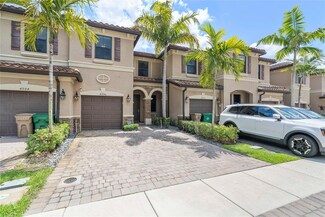 4990 Loebner Terrace, Davie, FL 33314