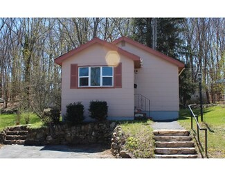 46 Hill St, Hopedale, MA 01747