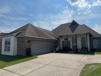 2929 Meadow Grove Ave, Zachary, LA 70791