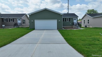 4408 Maple Leaf Trail, Flint, MI 48506