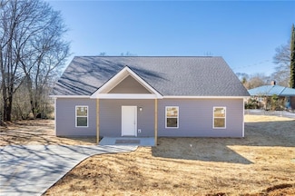 30 Moore Ave, Toccoa, GA 30577