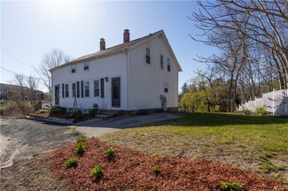 6 Nooseneck Hill Rd, Wyoming, RI 02898