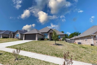 7317 Hearthstone Ln, Tyler, TX 75703