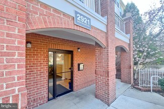 2921 Deer Hollow Way Unit 413, Fairfax, VA 22031