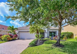 2749 Inlet Cove Ln W, Naples, FL 34120