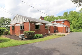 1266 Hanley Rd W, Mansfield, OH 44904