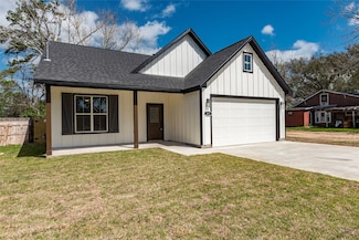 217 E Southland Ave, Alvin, TX 77511