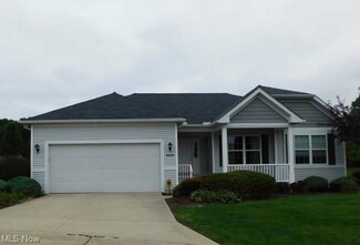 9052 Devonshire Dr, Olmsted Falls, OH 44138
