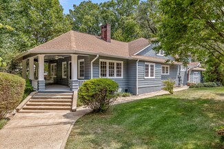 402 Georgia Ave, Signal Mountain, TN 37377