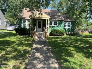 910 S Mcgregor St, Carthage, MO 64836