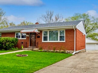 817 N Sumner St, Addison, IL 60101