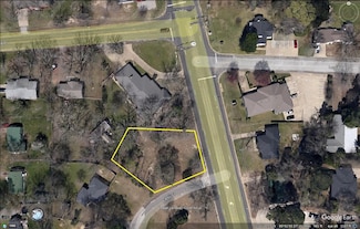 902 S Palestine St, Athens, TX 75751