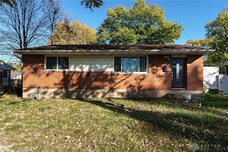 30 Whispering Dr, Dayton, OH 45426