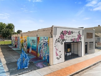 122 W Texas Ave, Baytown, TX 77520