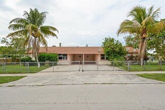 580 Alto Rd, Boynton Beach, FL 33435