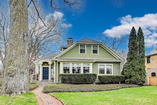 2321 Forestview Rd, Evanston, IL 60201