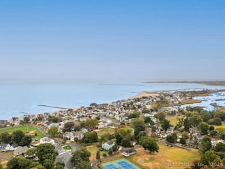 37 8th Ave, Milford, CT 06460