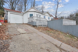 108 Lewis Dr, Pittsburgh, PA 15235