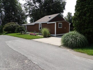 7 Wabasso St, Lanesborough, MA 01237
