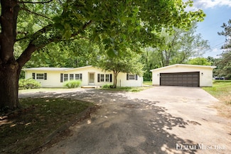 5390 14 Mile Rd NE, Rockford, MI 49341