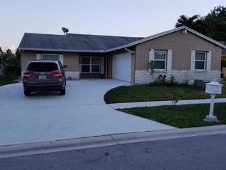 5866 Lincoln Cir W, Lake Worth, FL 33463