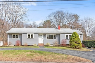 118 S High St, Foxboro, MA 02035