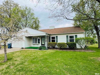 2 Charles Dr, Centralia, IL 62801