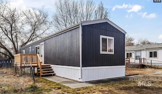 215 Dawn Dr, Mountain Home, ID 83647