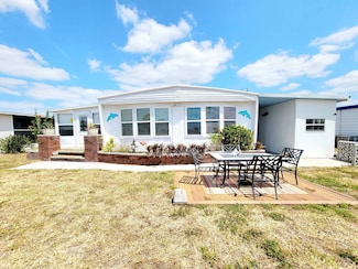 800 Pirates Rest Rd, North Fort Myers, FL 33917