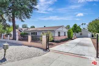 7445 Balcom Ave, Reseda, CA 91335