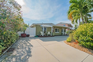 11140 3rd St E, Treasure Island, FL 33706