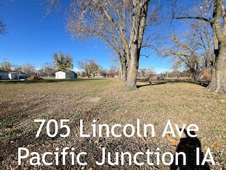 705 Lincoln Ave, Pacific Junction, IA 51561