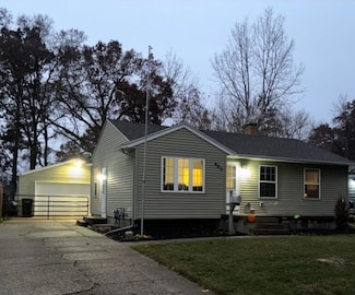 643 Marcia St SW, Wyoming, MI 49509