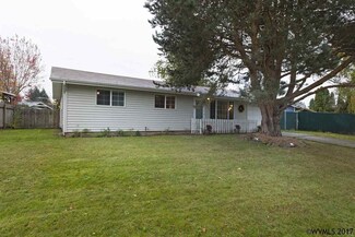 3256 Sunset Dr, Hubbard, OR 97032