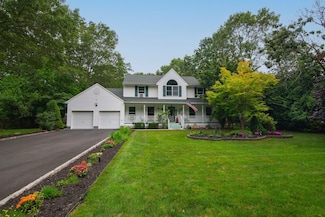 91 Drew Dr, Eastport, NY 11941