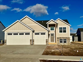 5940 S Coneflower Ave, Sioux Falls, SD 57108