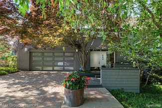 680 Willits St, Birmingham, MI 48009