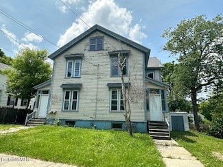 27 Daniels Ave, Pittsfield, MA 01201