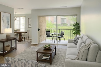 3322 Woodburn Village Dr Unit 24, Annandale, VA 22003